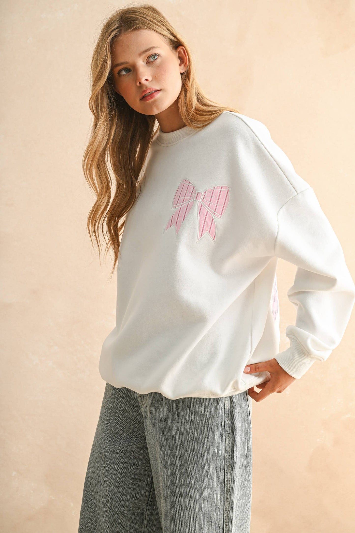 T5705 BIG BOW PATCH SWEATSHIRTS