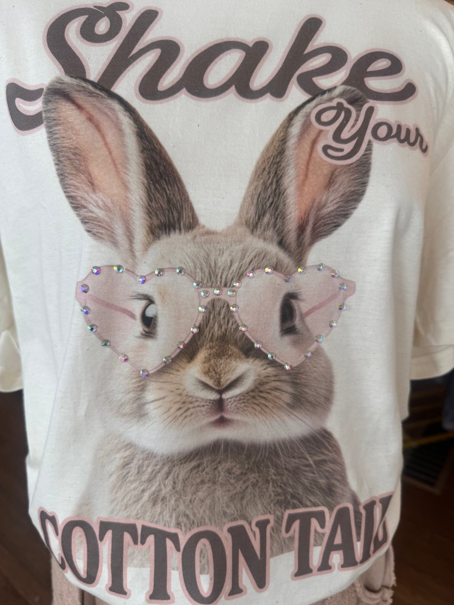 Shake your COTTONTAIL blinged short sleeve tee