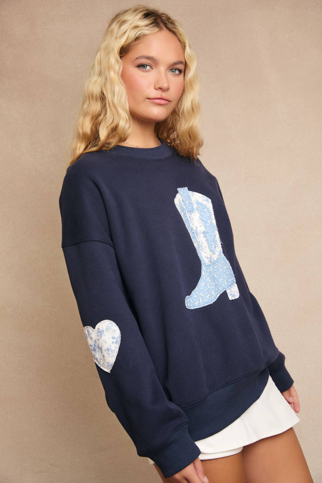 "PATCHWORK COWBOY BOOTS" CREW NECK OVERSIZED SWEATSHIRT