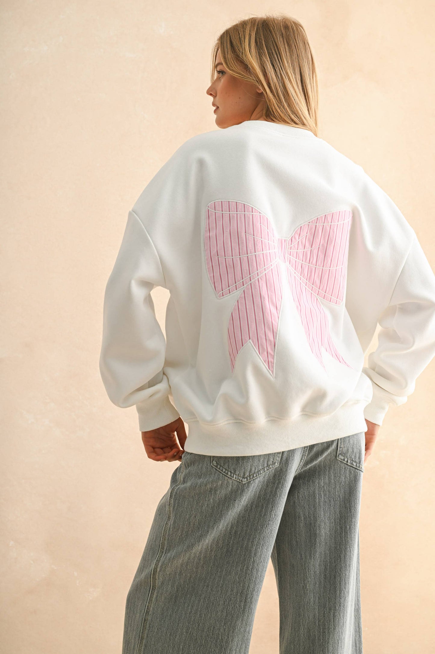 T5705 BIG BOW PATCH SWEATSHIRTS