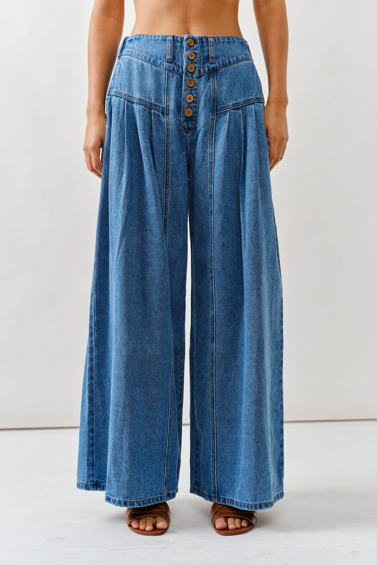 AJP5039 FRONT BUTTON DOWN FLARE JEANS