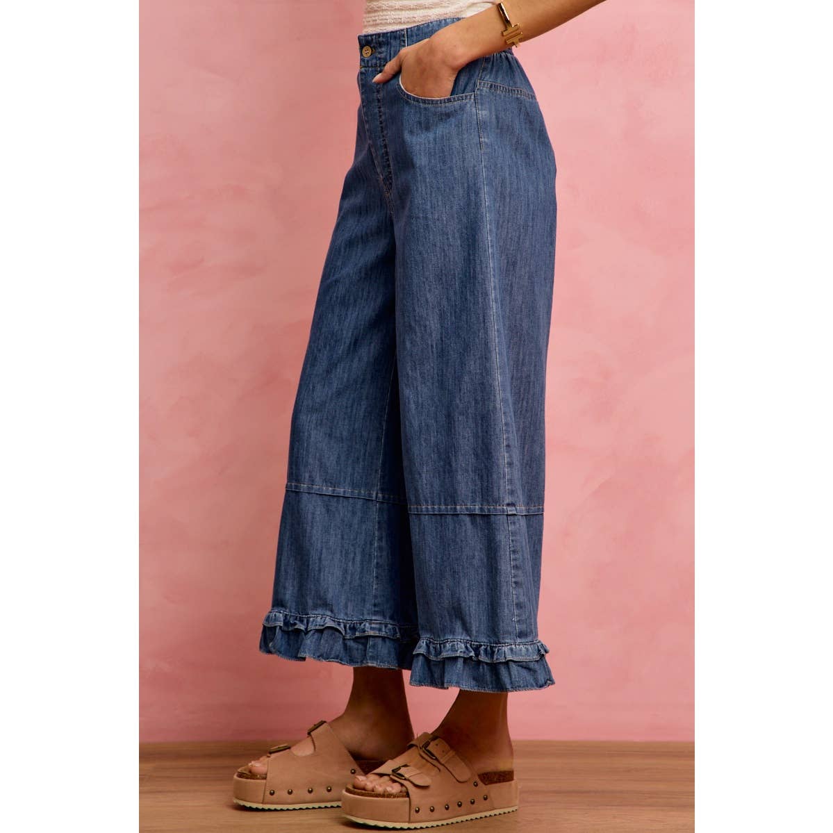 MID RISE WIDE LEG DENIM JEANS WITH RUFFLED HEM: DENIM
