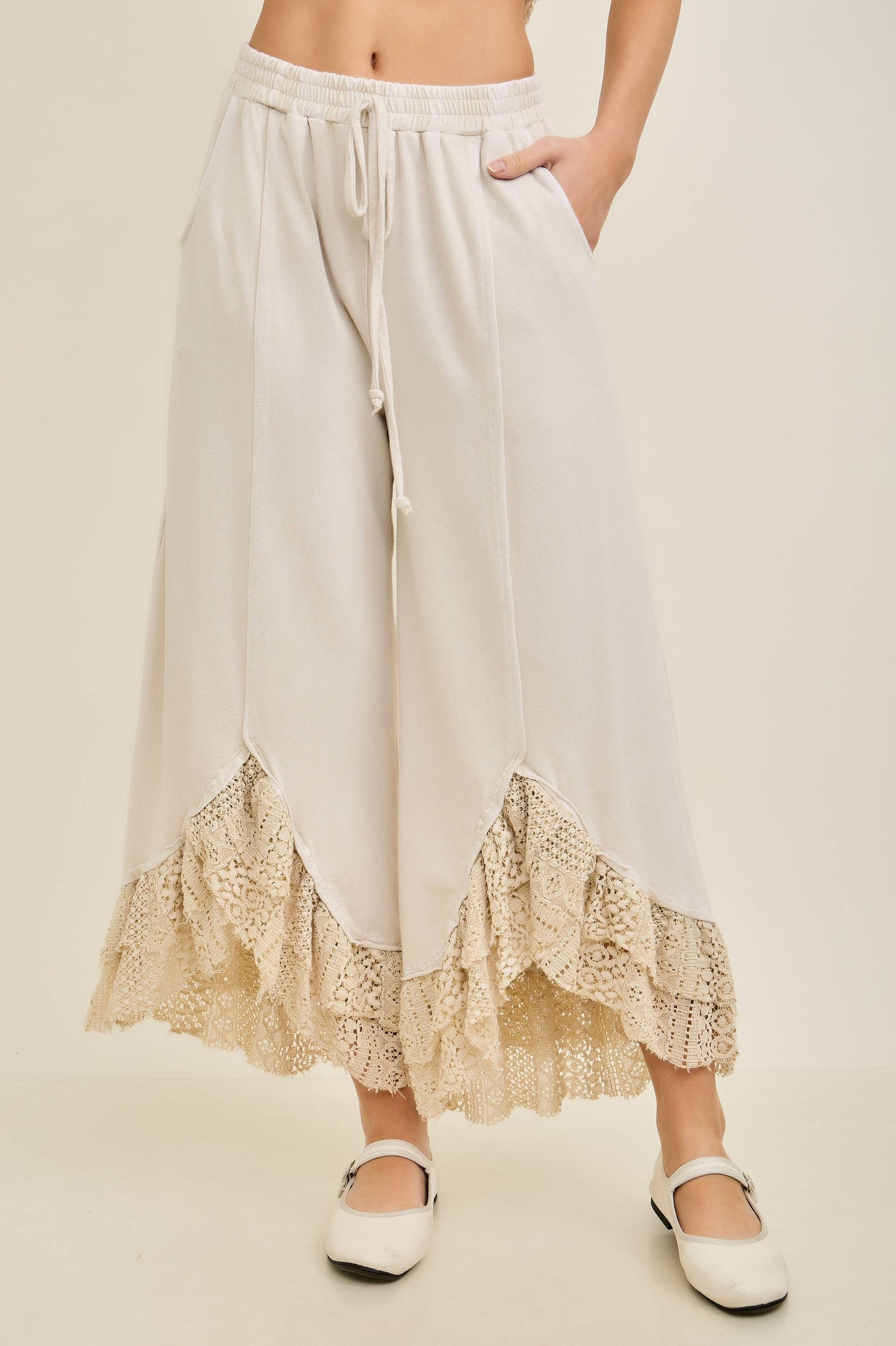 SILVER GREY - Mineral Washed Lace Ruffles Cropped Pants