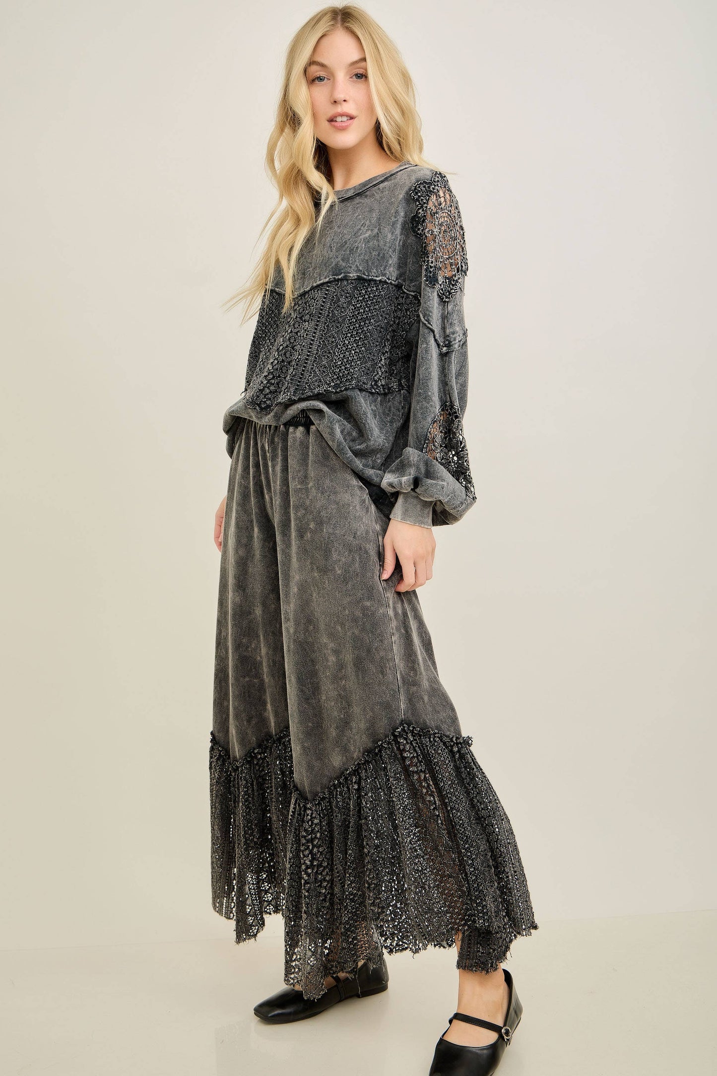 Mineral Washed Romance Lace Cropped Pants HP6906