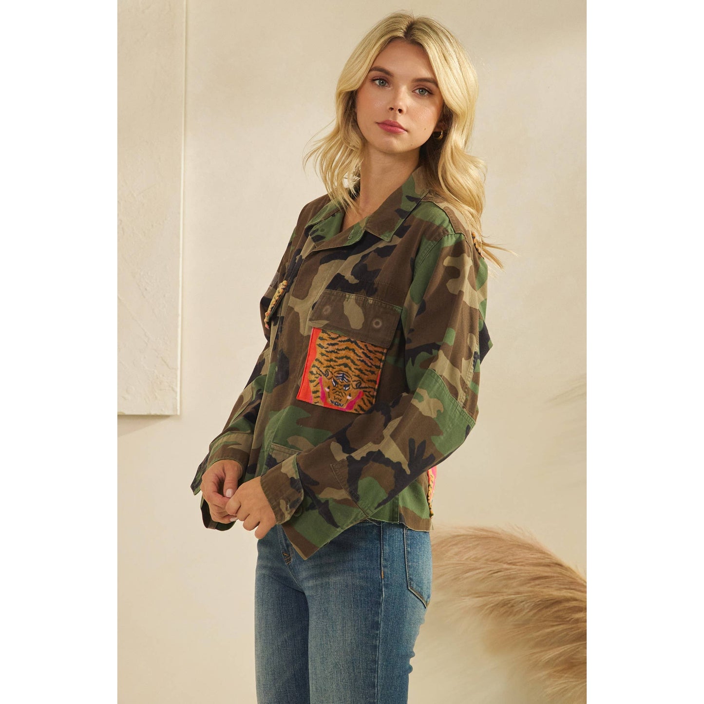 Camo jacket with Tiger Print contrast: Camo