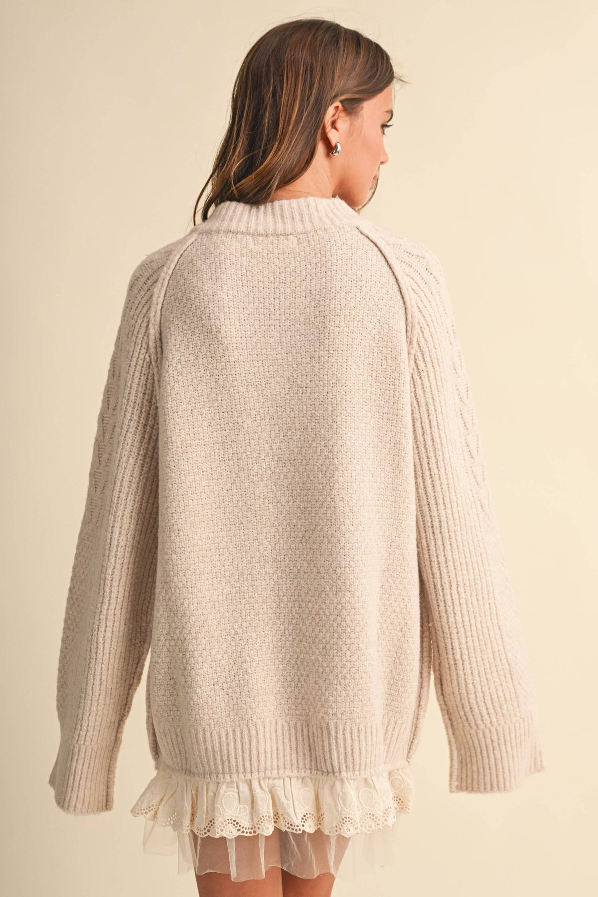 CABLE SWEATER MINI DRESS WITH LACE TRIM ON THE BOTTO