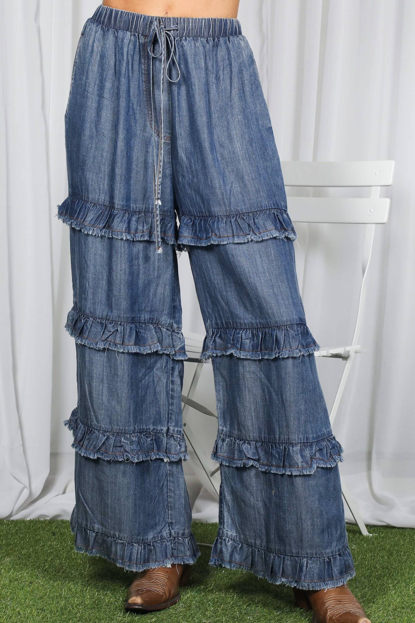 Frayed Ruffle Hem Washed Chambray Crop Denim Pants VP83210: Washed Denim