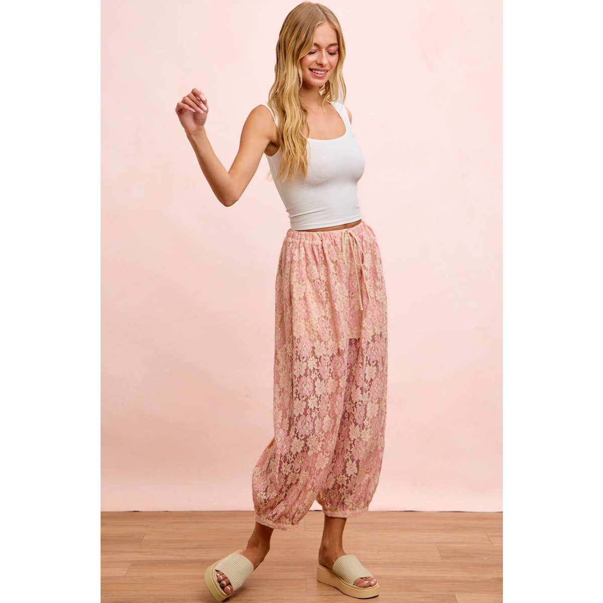 FLORAL LACE BALLOON PANTS WITH INNER SHORTS: BLUSH