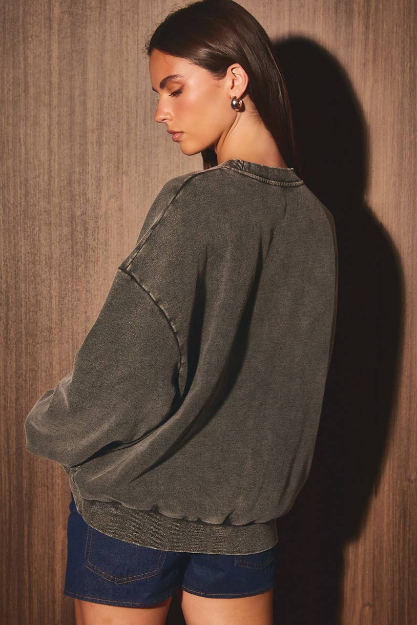 "HORSE" GRAPHIC LONG SLEEVE CREW NECK OVERSIZED SWEATSHIRT