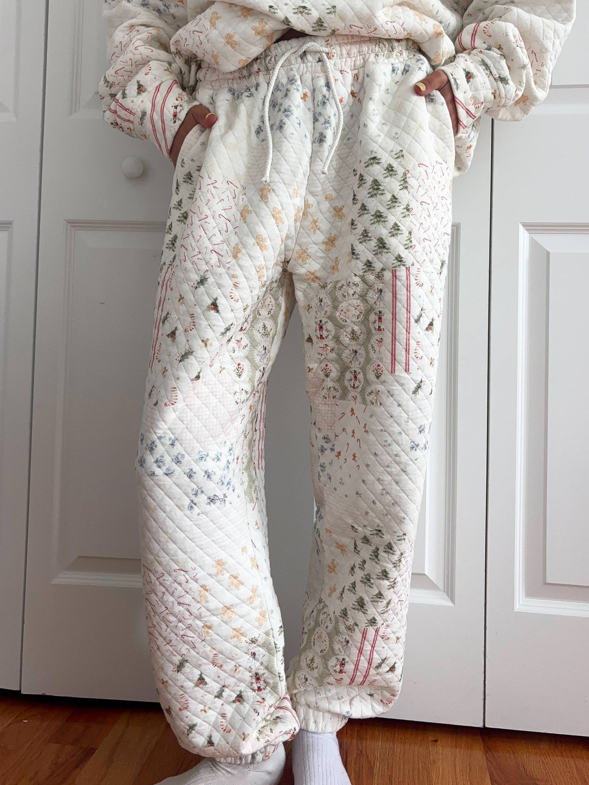 CHRISTMAS COZY TIK TOK VIRAL Christmas Holiday Quilted Joggers