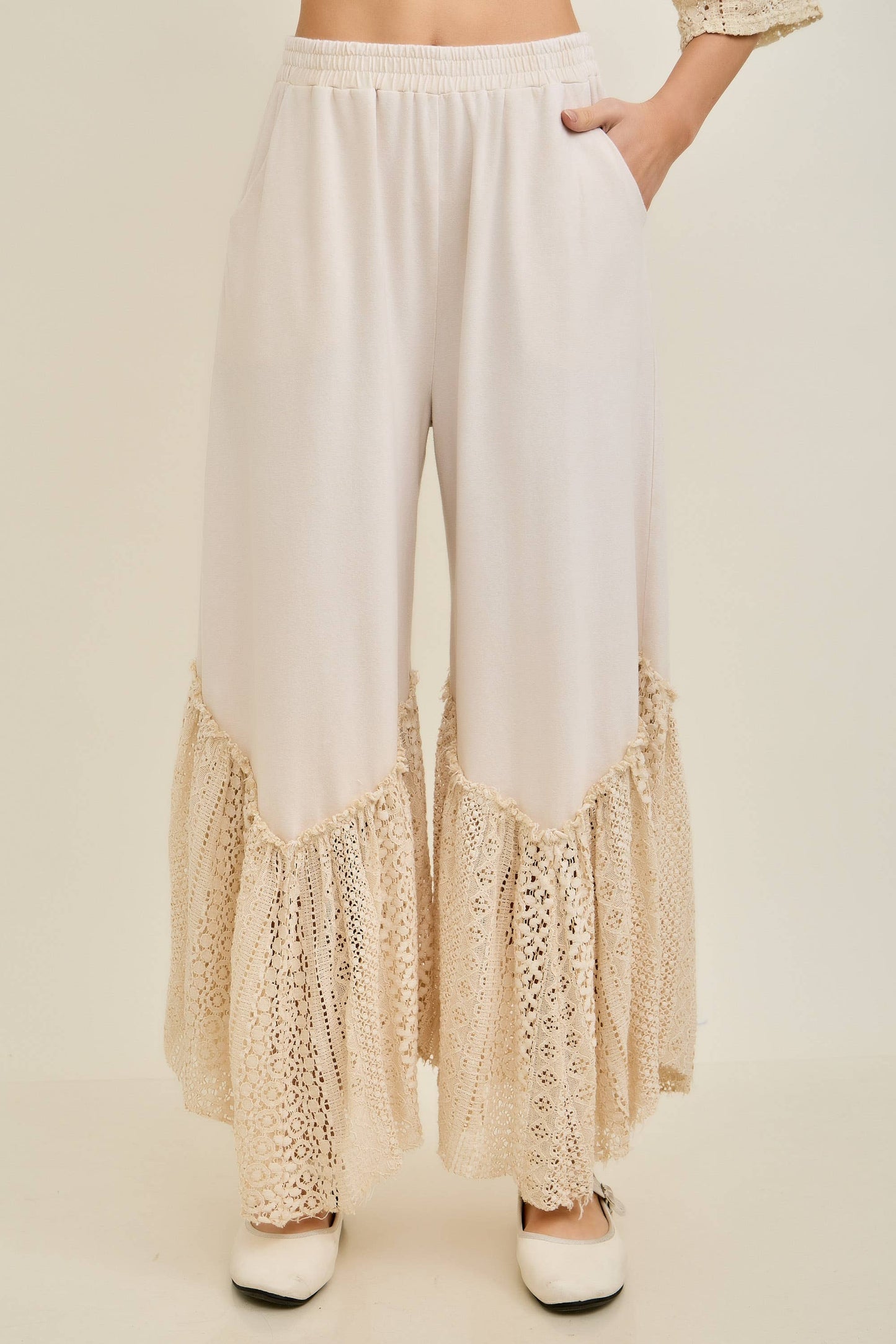 Mineral Washed Romance Lace Cropped Pants HP6906