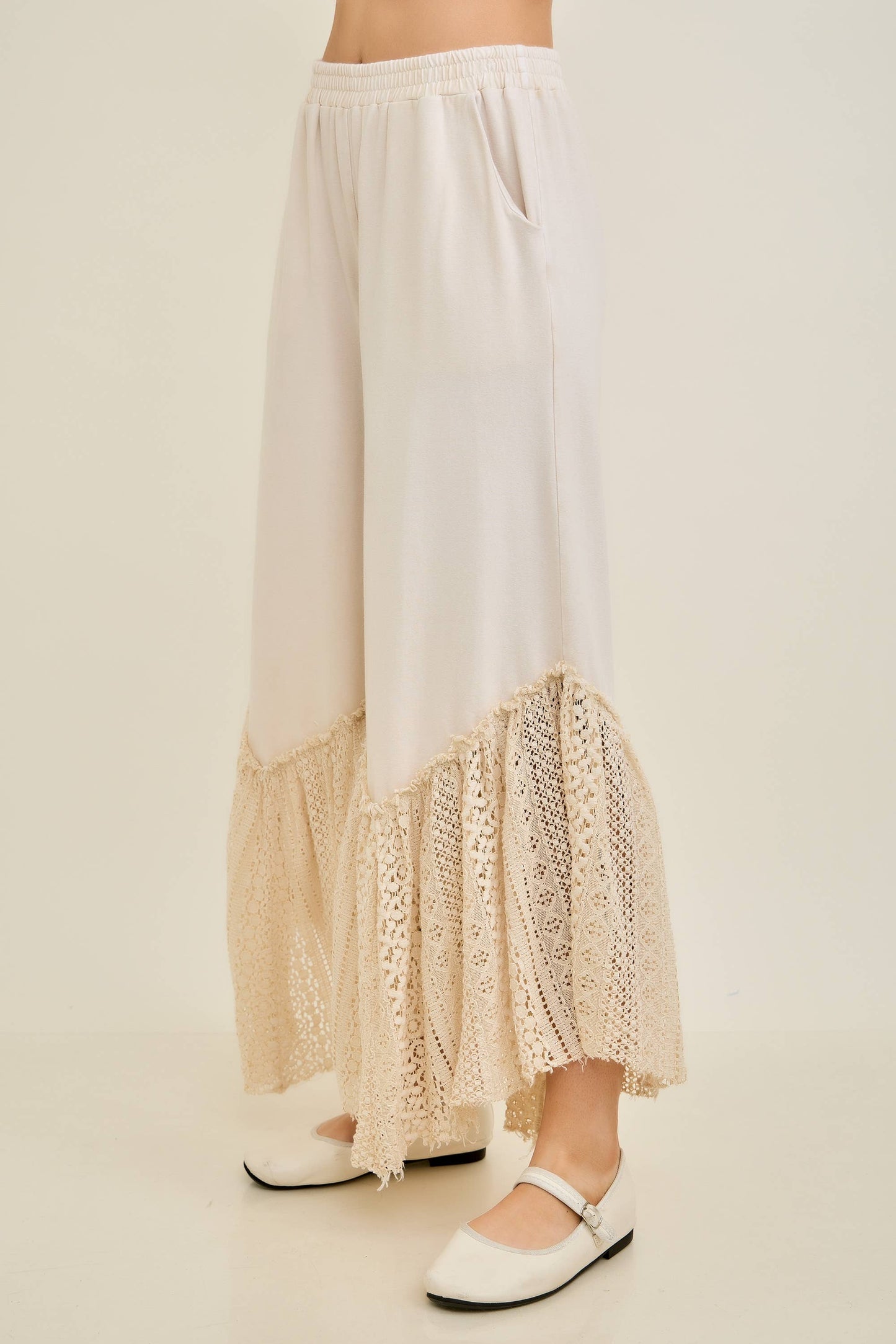 Mineral Washed Romance Lace Cropped Pants HP6906