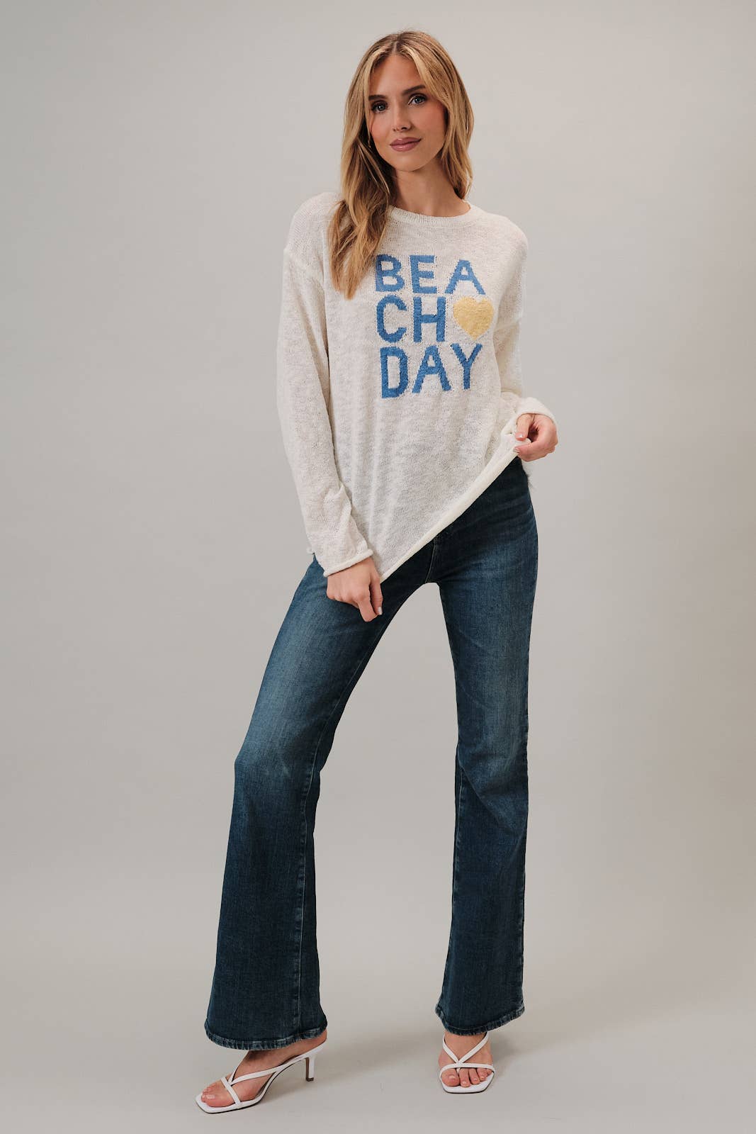 April SHIP ROUND NECK LONG SLEEVE "BEACH DAY" GRAPHIC LT WEIGHT SWEATER