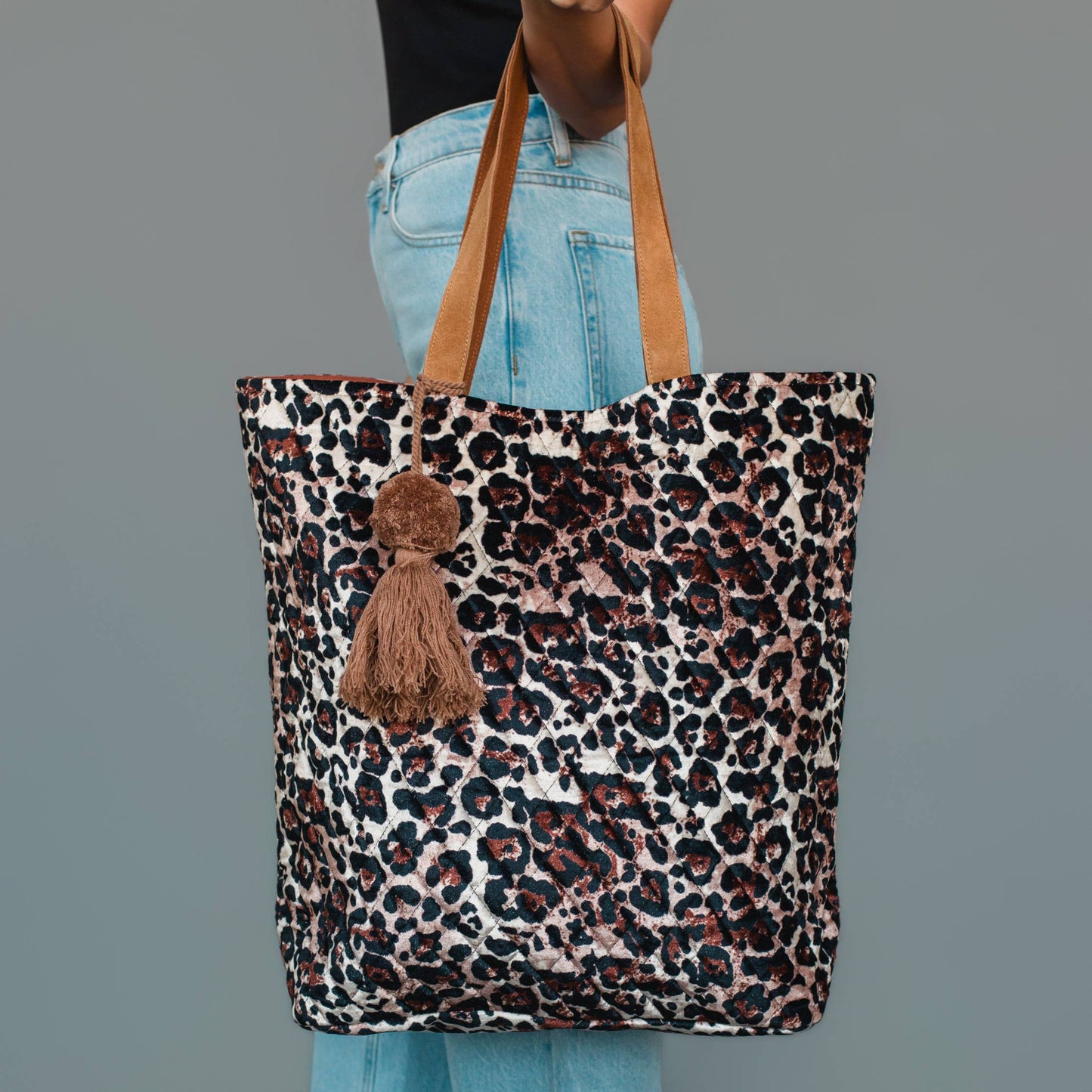 JUNE Ship - Brown & Cream Leopard Tote