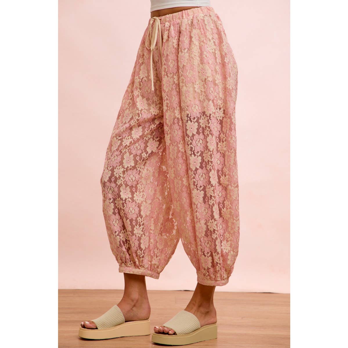 FLORAL LACE BALLOON PANTS WITH INNER SHORTS: BLUSH