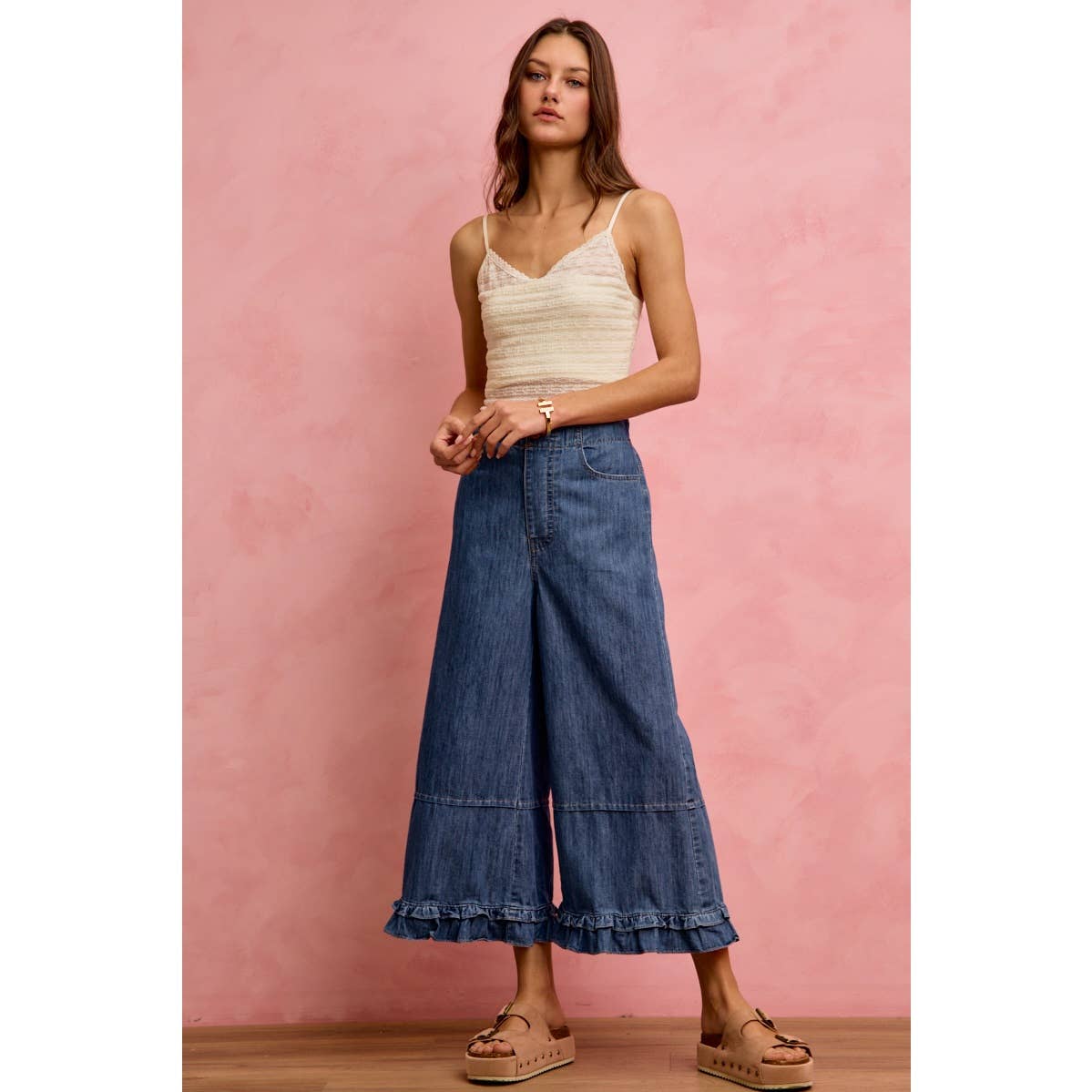 MID RISE WIDE LEG DENIM JEANS WITH RUFFLED HEM: DENIM