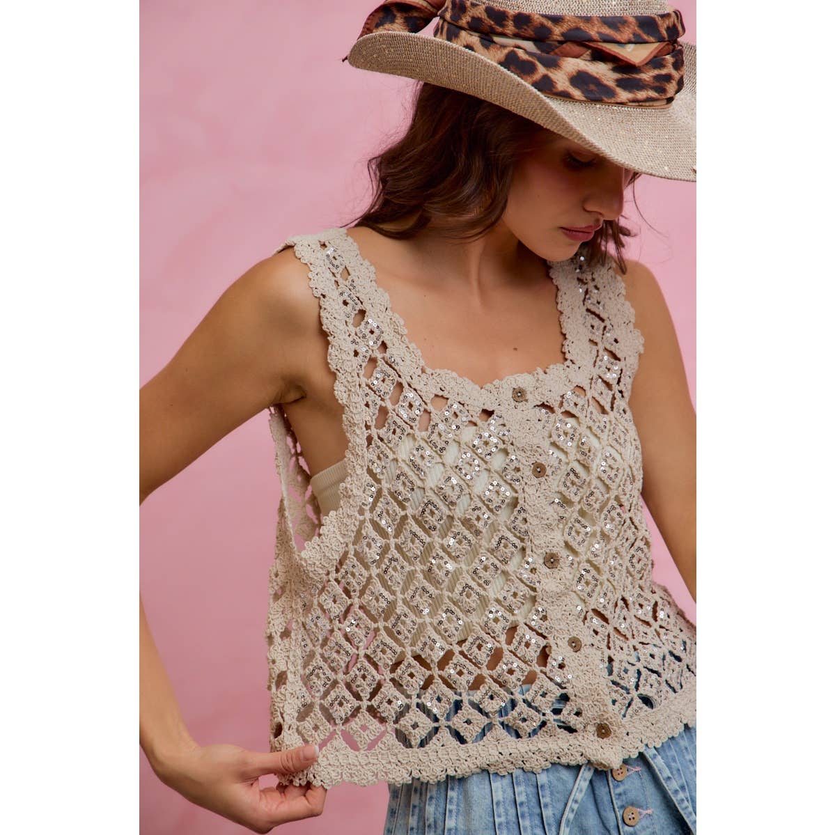 SEQUINS EMBELLISHED DIAMOND CROCHET LACE VEST TOP: NATURAL