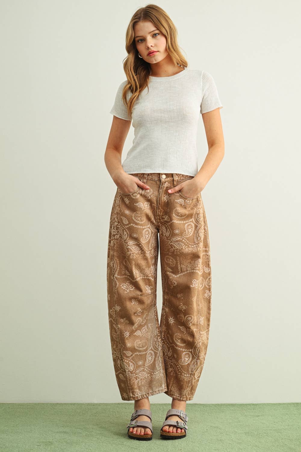 PAISLEY PRINT WASHED PANTS: BROWN