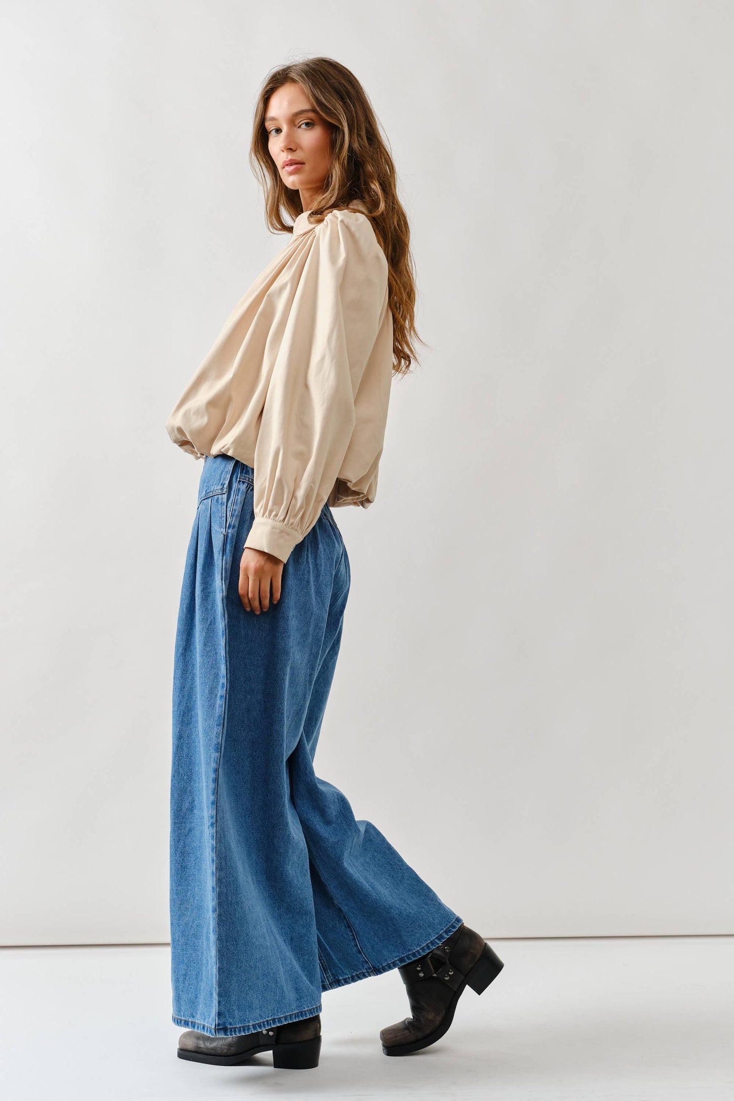 AJP5039 FRONT BUTTON DOWN FLARE JEANS