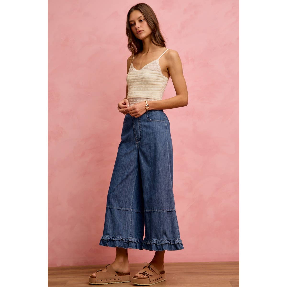 MID RISE WIDE LEG DENIM JEANS WITH RUFFLED HEM: DENIM