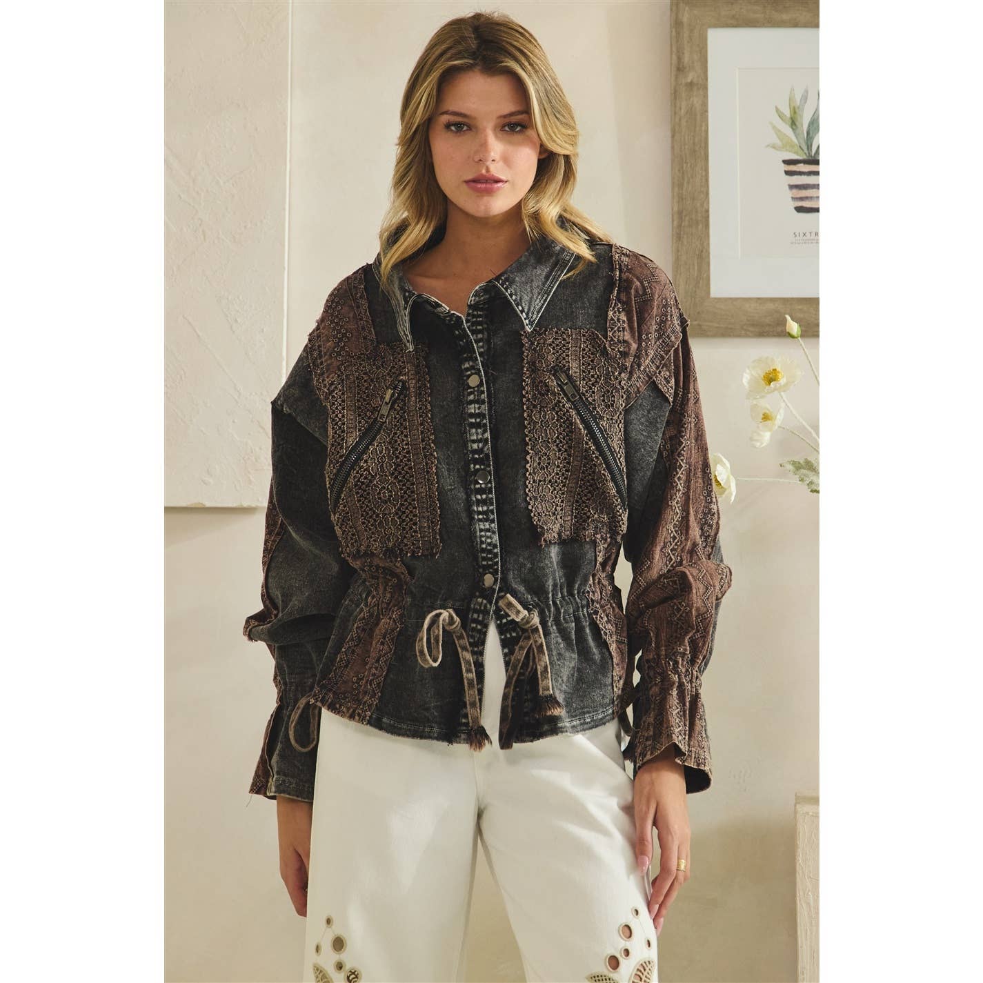 WASHED LACE MIX UTILITY JACKET: BLACK