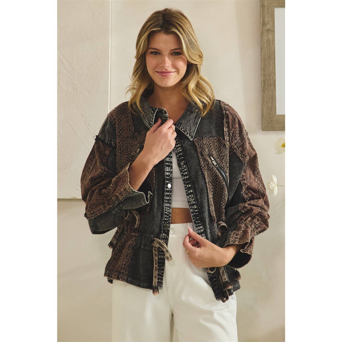 WASHED LACE MIX UTILITY JACKET: BLACK