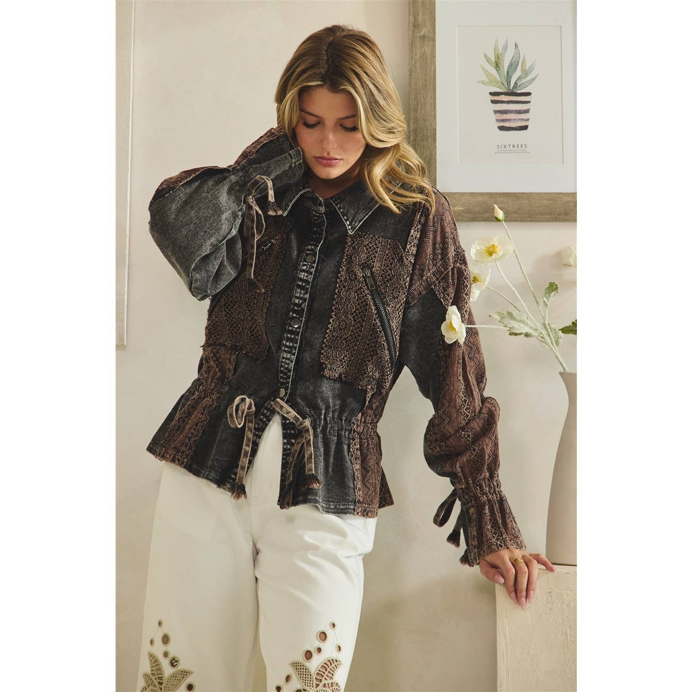 WASHED LACE MIX UTILITY JACKET: BLACK