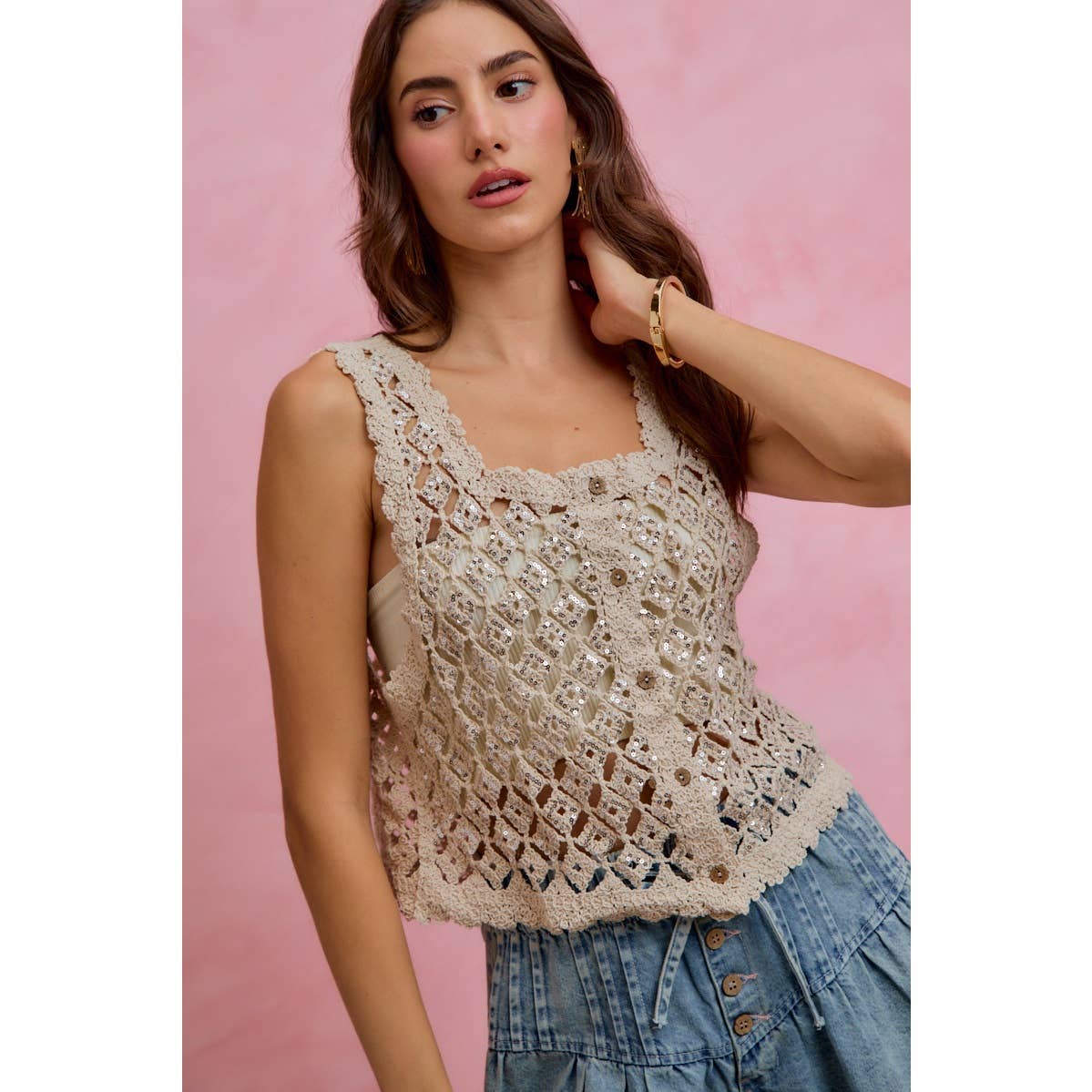 SEQUINS EMBELLISHED DIAMOND CROCHET LACE VEST TOP: NATURAL