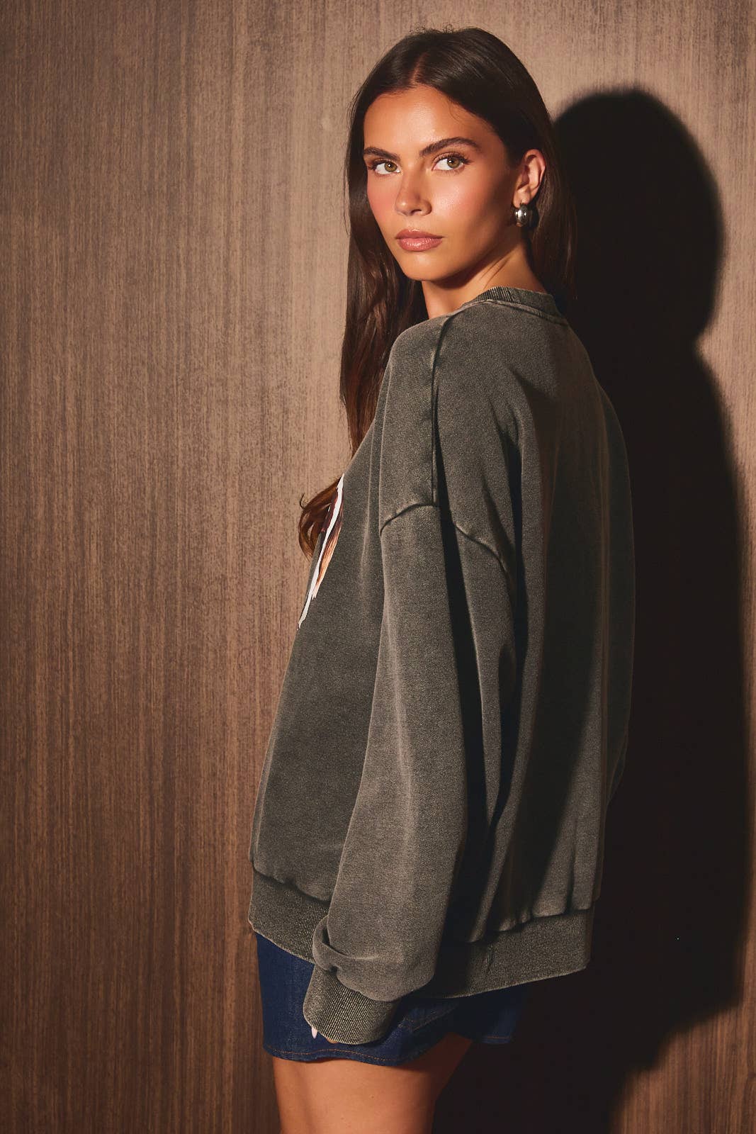 "HORSE" GRAPHIC LONG SLEEVE CREW NECK OVERSIZED SWEATSHIRT