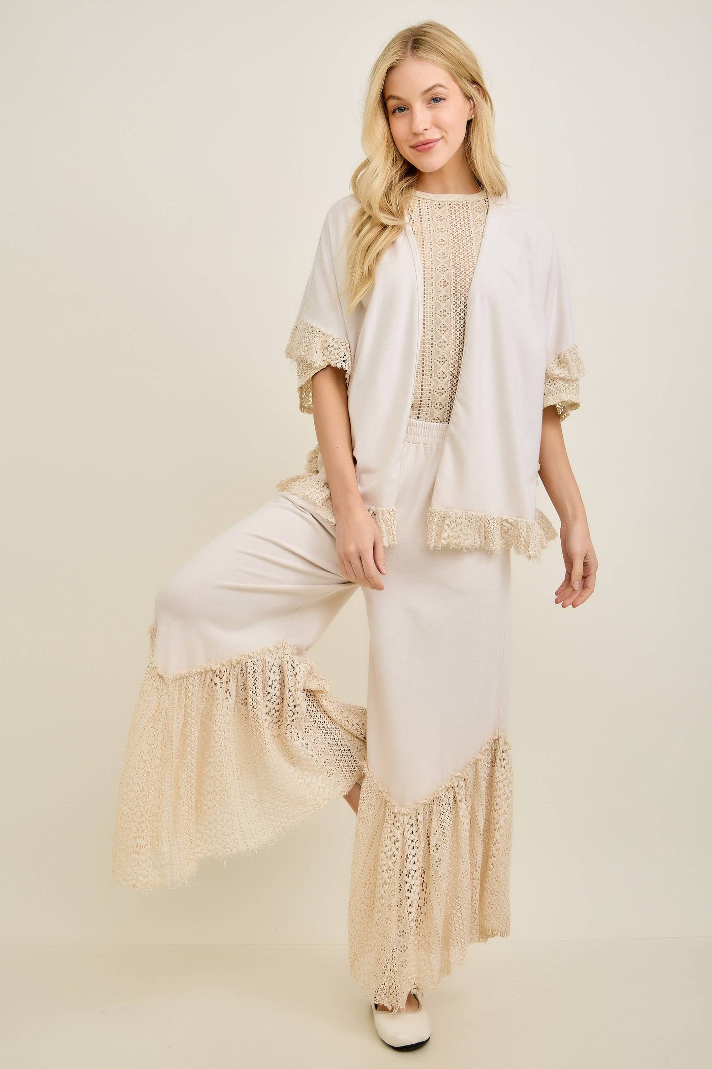 Mineral Washed Romance Lace Cropped Pants HP6906