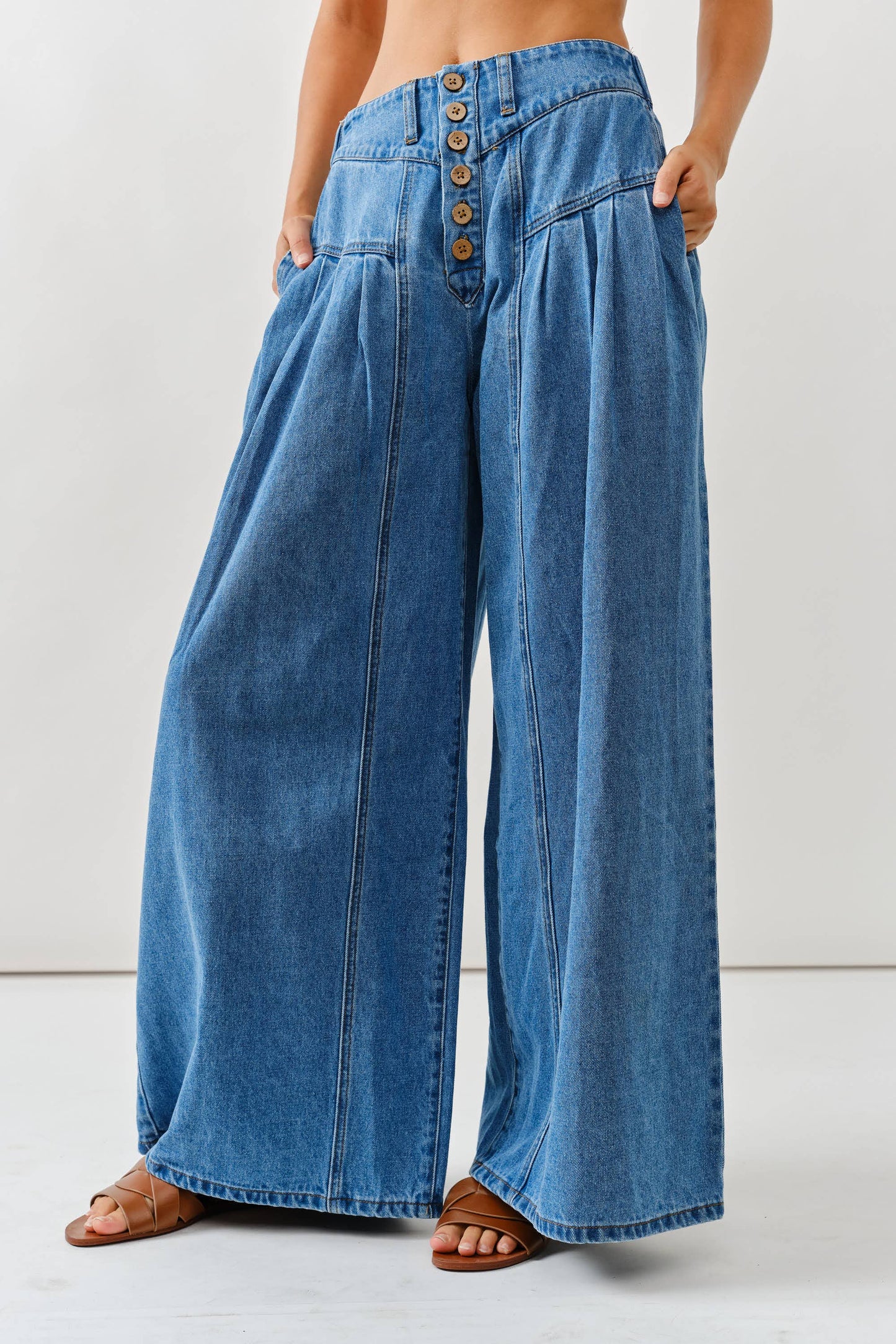 AJP5039 FRONT BUTTON DOWN FLARE JEANS