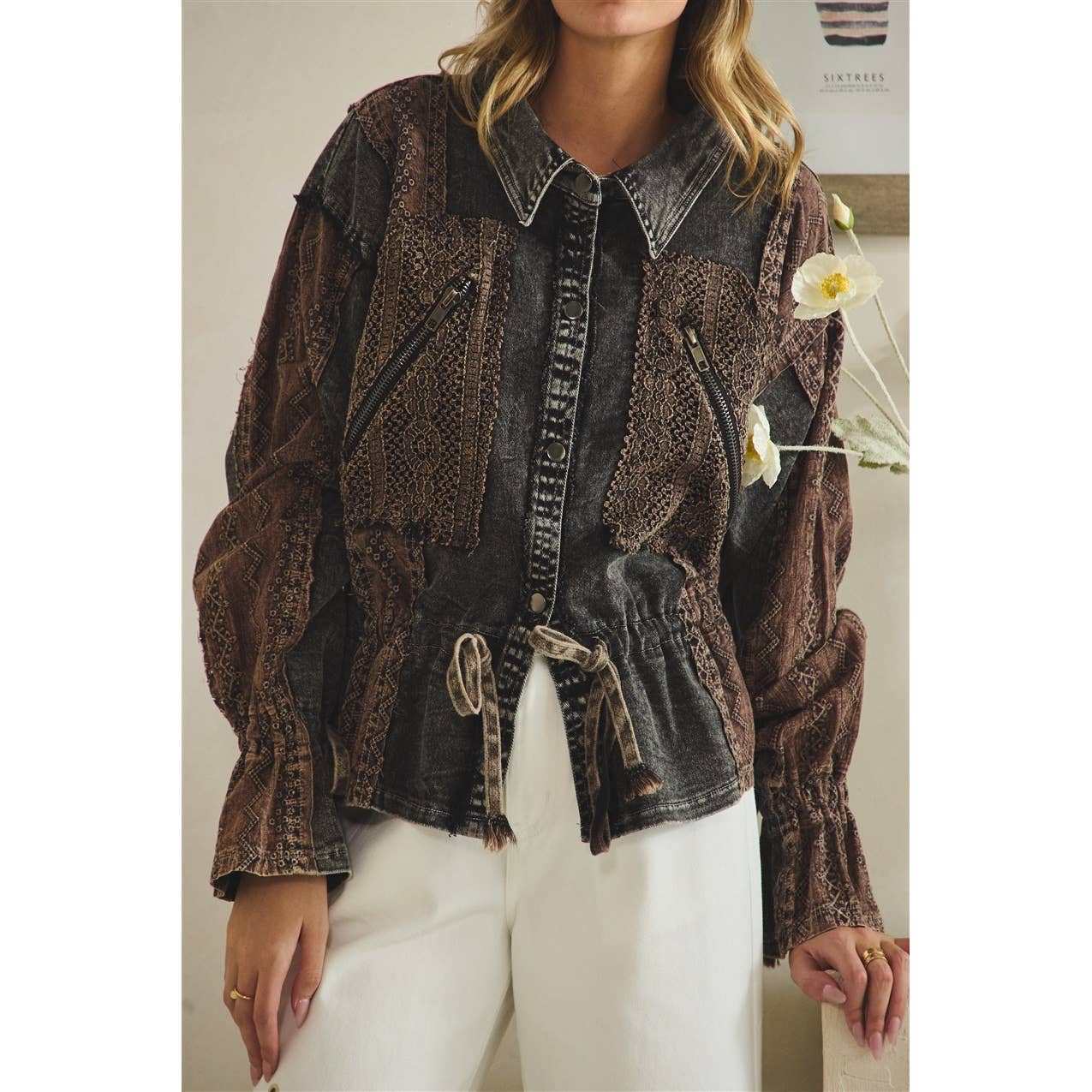 WASHED LACE MIX UTILITY JACKET: BLACK