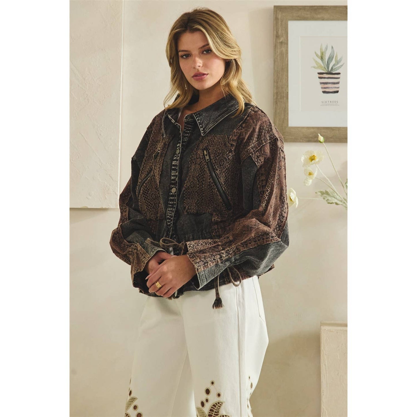 WASHED LACE MIX UTILITY JACKET: BLACK