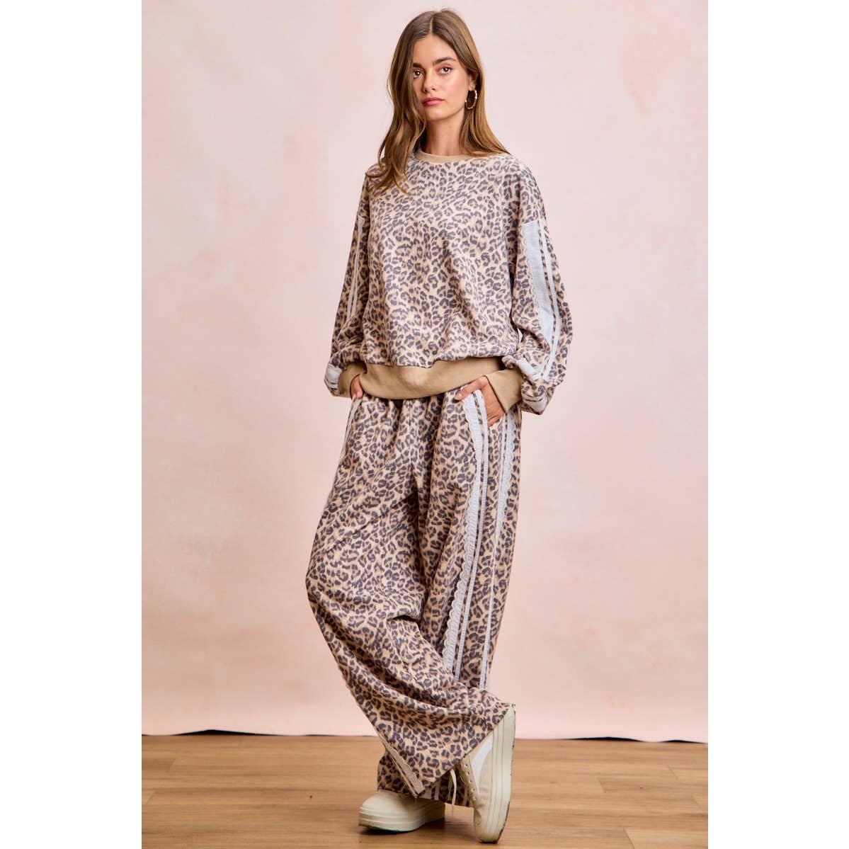 LEOPARD FRENCH TERRY LACE CONTRAST SWEATPANTS: LEOPARD