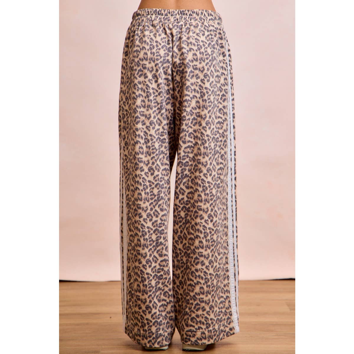 LEOPARD FRENCH TERRY LACE CONTRAST SWEATPANTS: LEOPARD