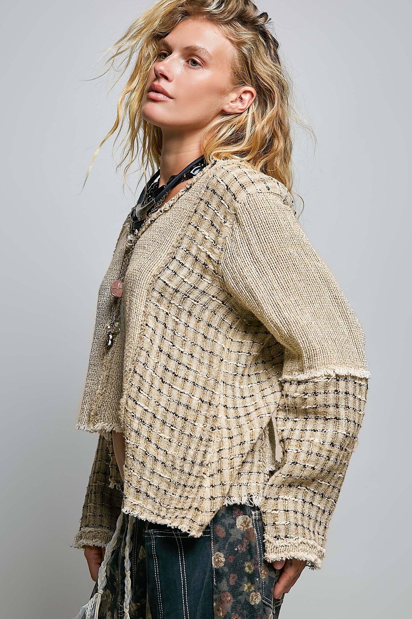 V-Neck High-Low Cut Outseam Raw Edge Linen Top: MOCHA MULTI