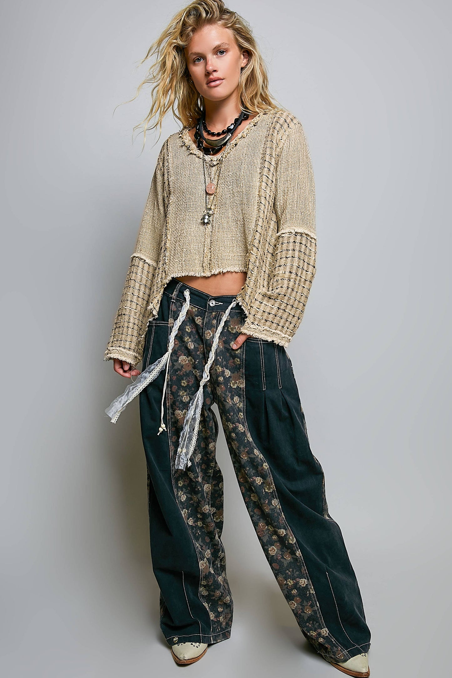 V-Neck High-Low Cut Outseam Raw Edge Linen Top: MOCHA MULTI