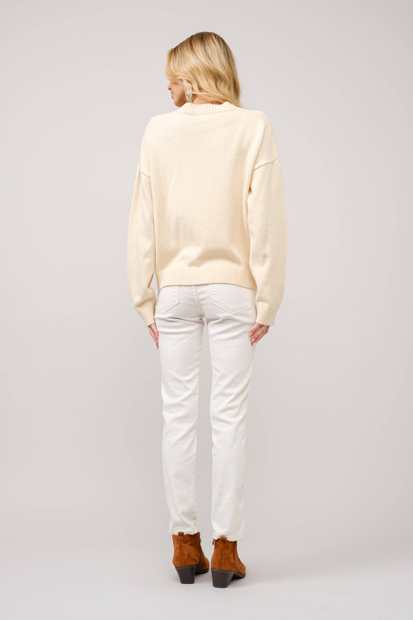 36323W - Embroidered Horse Crew Neck Sweater