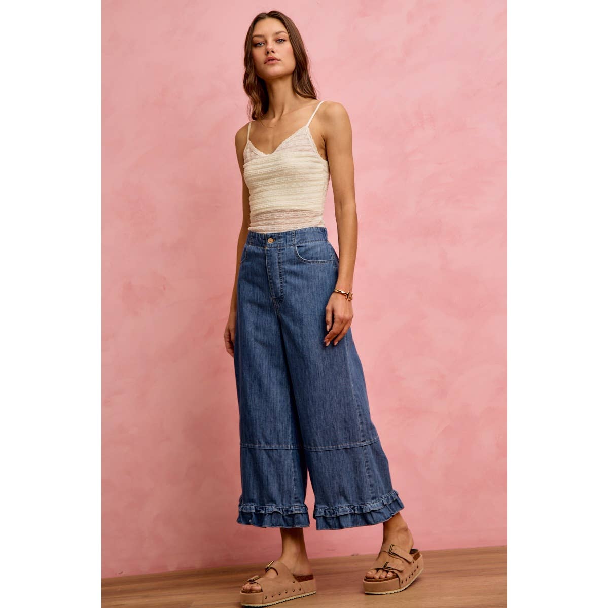 MID RISE WIDE LEG DENIM JEANS WITH RUFFLED HEM: DENIM