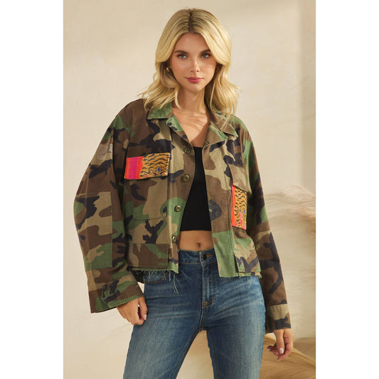 Camo jacket with Tiger Print contrast: Camo