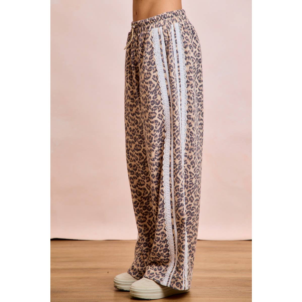 LEOPARD FRENCH TERRY LACE CONTRAST SWEATPANTS: LEOPARD