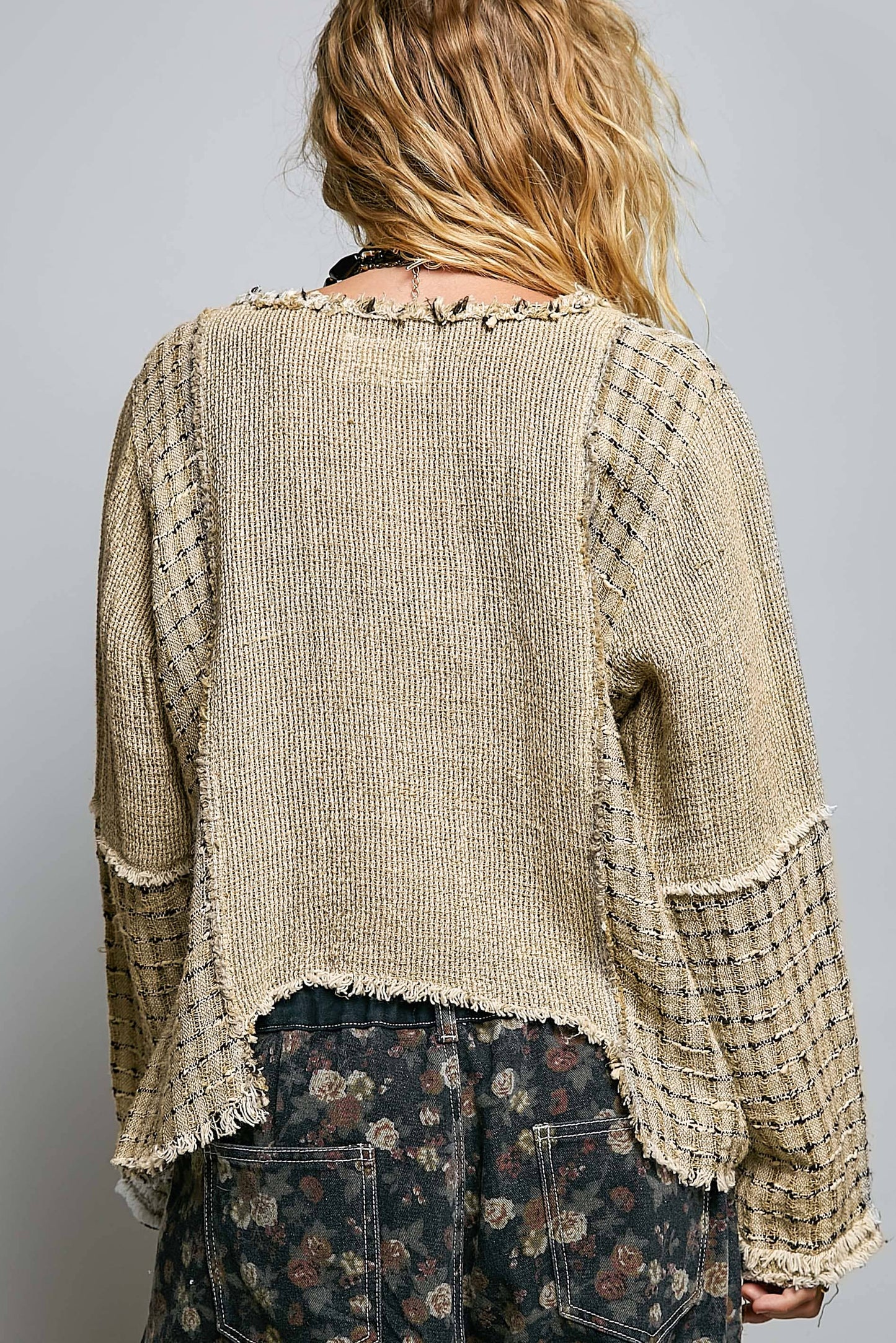 V-Neck High-Low Cut Outseam Raw Edge Linen Top: MOCHA MULTI